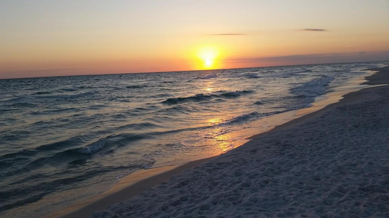 A Wave From It All Beach Resort Gulf Shores Exterior photo